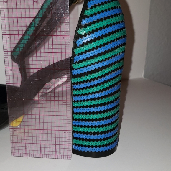 Salvatore Ferragamo Fergie T-Strap Suede Pumps 7.5 - Picture 11 of 12